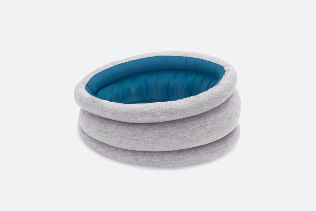 almohada de viaje ostrichpillow light azul