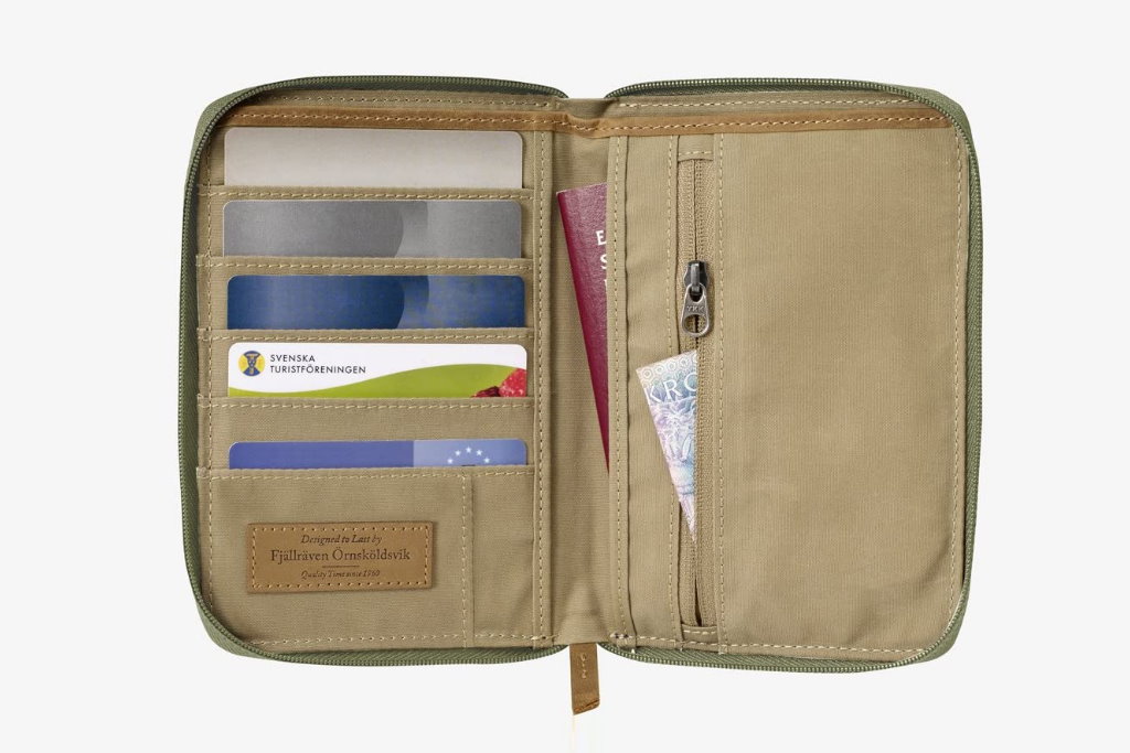 funda para pasaporte fjallraven interior