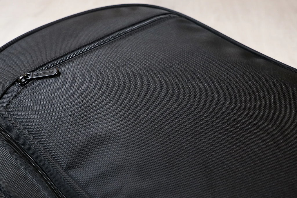 mochila de viaje amazonbasics carry on travel backpack materiales