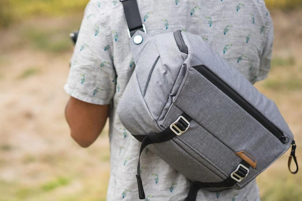 peak design everyday sling 10l v2 gris