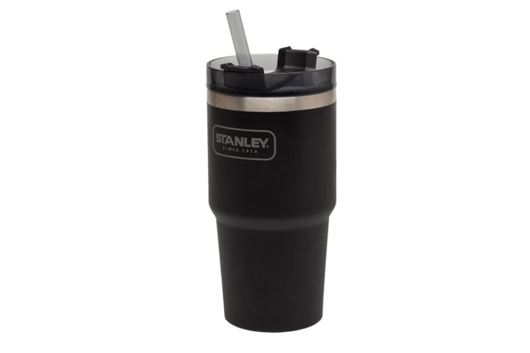 https://www.thewanderlustmag.com/wp-content/uploads/2020/08/vaso-de-viaje-stanley-adventure-quencher-30-oz-1.jpg