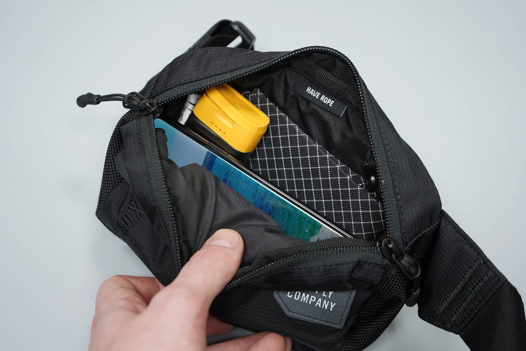 riñonera herschel supply co tour hip pack interior