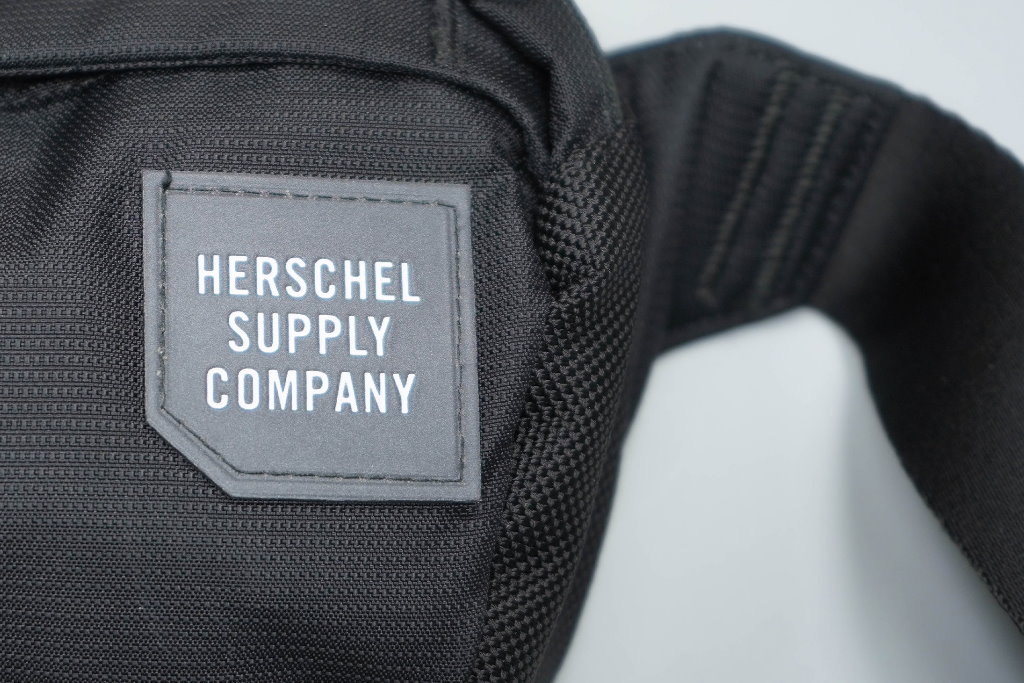 riñonera herschel supply co tour hip pack materiales